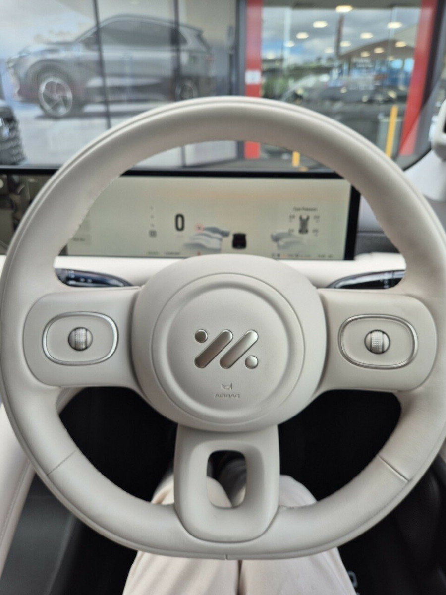 2025 MG IM6 S12L Premium SUV Image 15