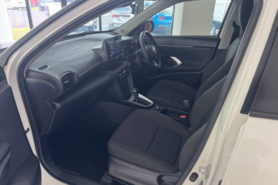 2021 Toyota Yaris Cross MXPB10R GX SUV Image 12