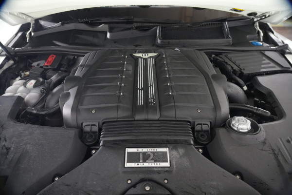 2016 Bentley Bentayga SUV Image 33