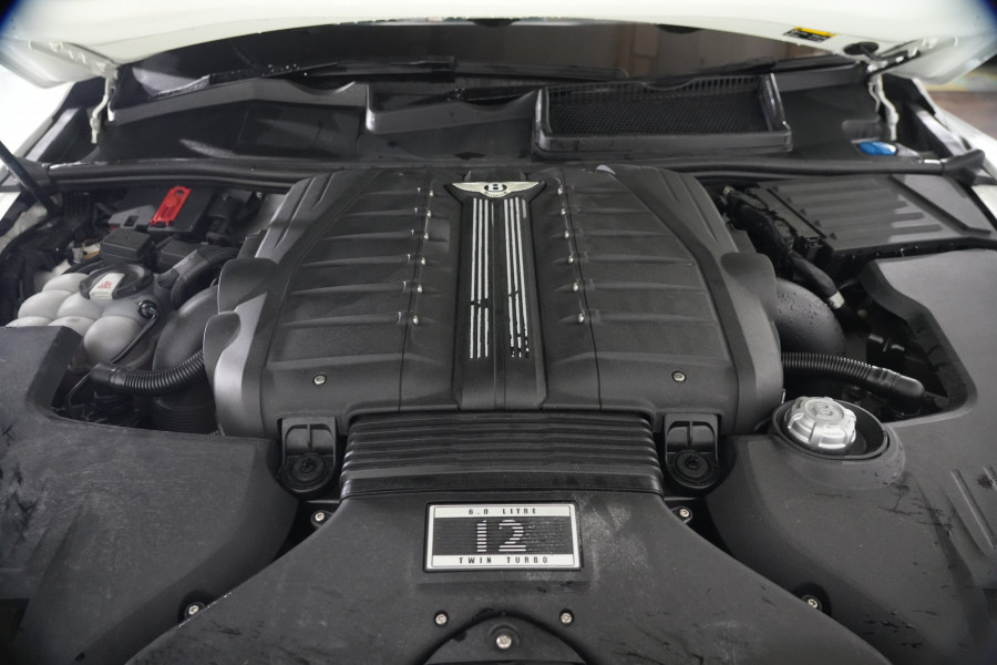2016 Bentley Bentayga SUV Image 33
