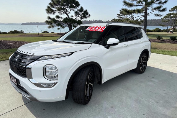 2021 MY22 Mitsubishi Outlander ZM Exceed SUV Image 3