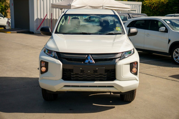 2023 Mitsubishi Triton MR GLX Cab Chassis Image 5