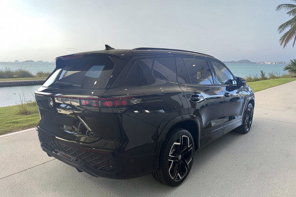 2026 Volkswagen Tayron R4 200TSI eHybrid R-Line SUV Image 5