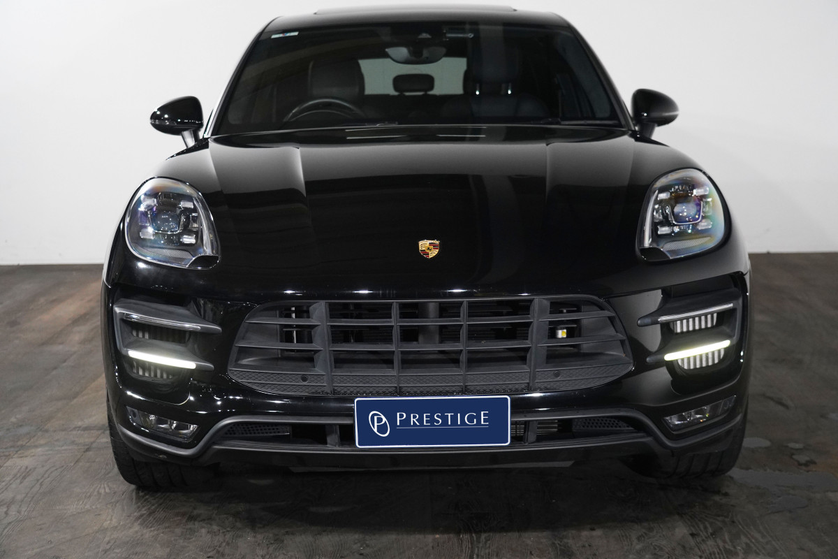 2017 Porsche Macan Turbo SUV Image 3