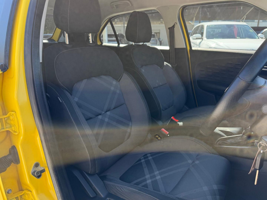 2020 MG MG3 SZP1 Core Hatch Image 9