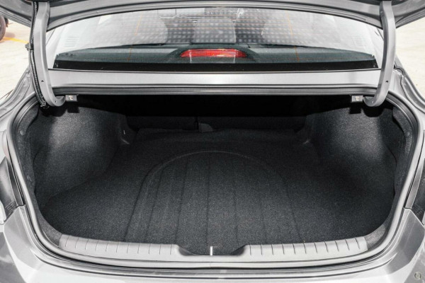 2025 Hyundai i30 CN7.V2 Hybrid Sedan Image 10
