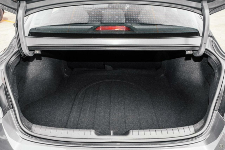 2025 Hyundai i30 CN7.V2 Hybrid Sedan Image 10