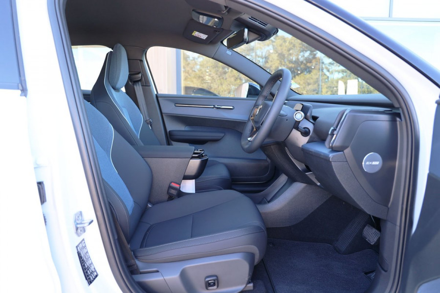 2026 MY27 Volvo EX30  Plus P5 Long Range SUV Image 6