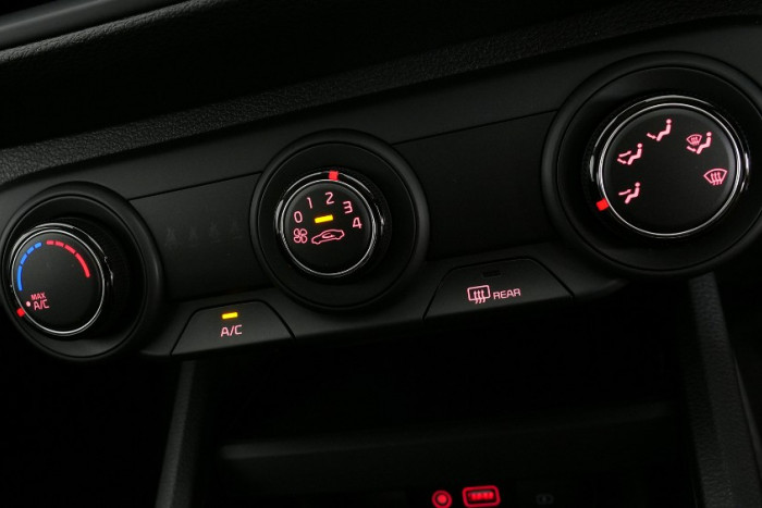 2019 MY20 Kia Cerato Hatch BD Sport with Safety Pack Hatchback Image 11