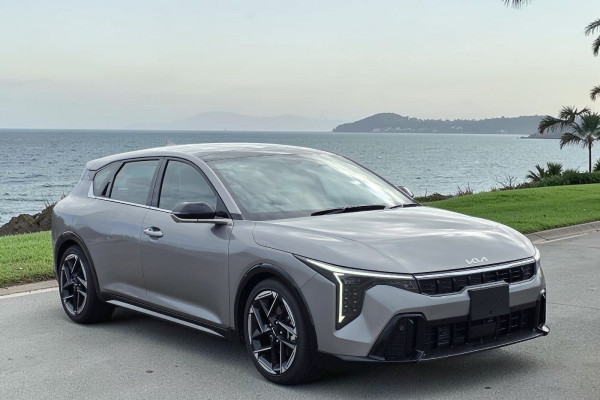 2025 MY26 Kia K4 CL4m GT-Line Hatch Image 1