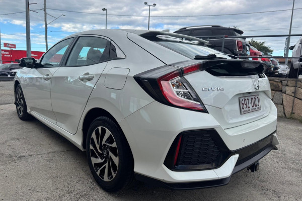 2017 Honda Civic 10th Gen VTi-S Hatch Image 9