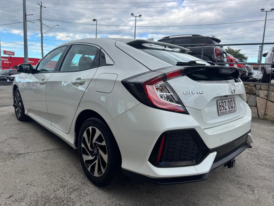 2017 Honda Civic 10th Gen VTi-S Hatch Image 9