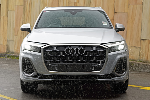 2026 Audi Q7 4M TFSI 250kW S line SUV image 4