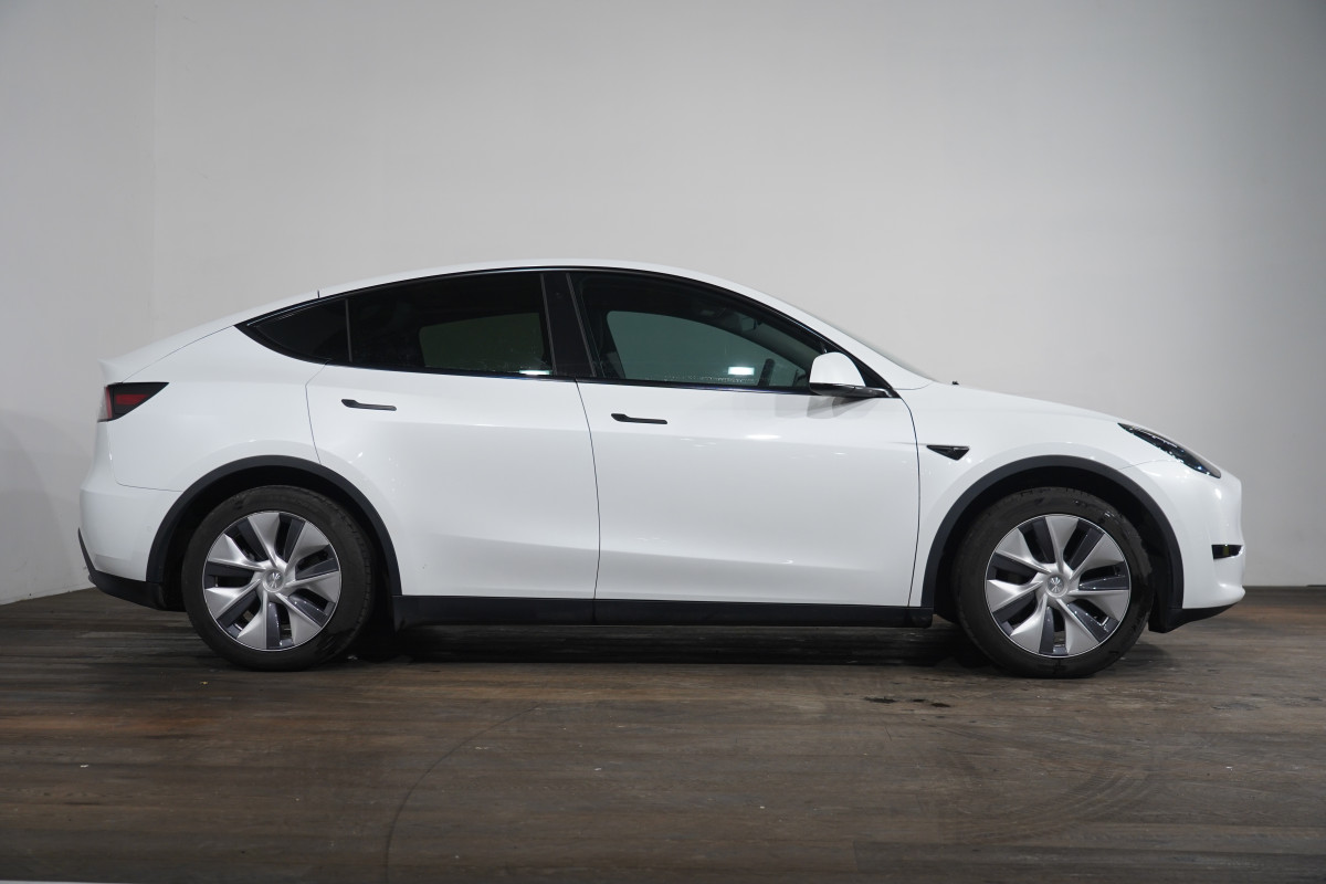 2023 Tesla Model Y Y Rear-Wheel Drive SUV Image 4