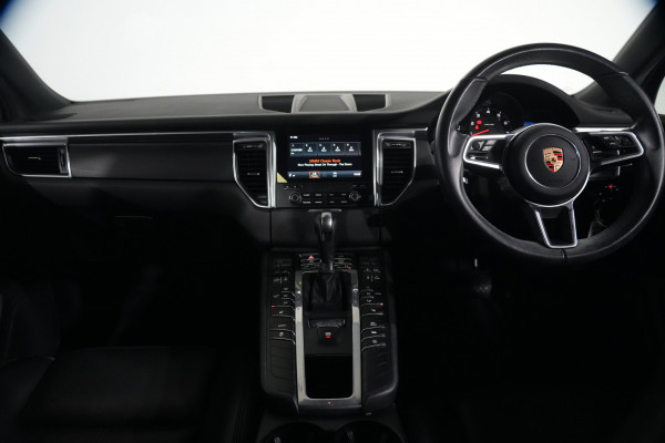 2017 Porsche Macan SUV Image 13