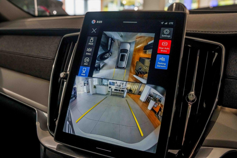 2026 Volvo XC90 L Series Black Edition SUV Image 14