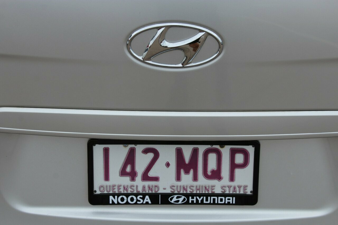 2009 Hyundai iMAX TQ-W Wagon Image 12
