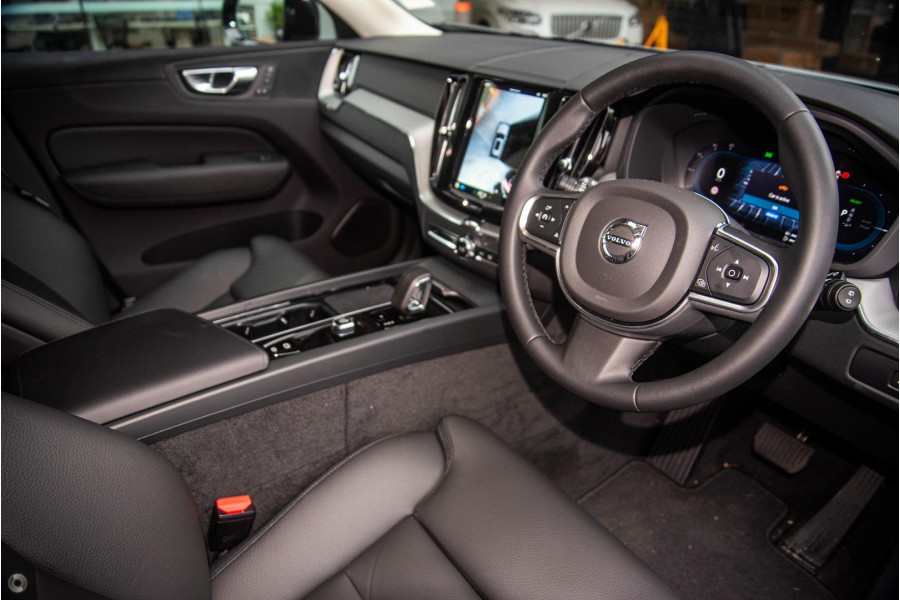 2025 Volvo XC60 UZ Plus T8 Plug-in Hybrid SUV Image 6