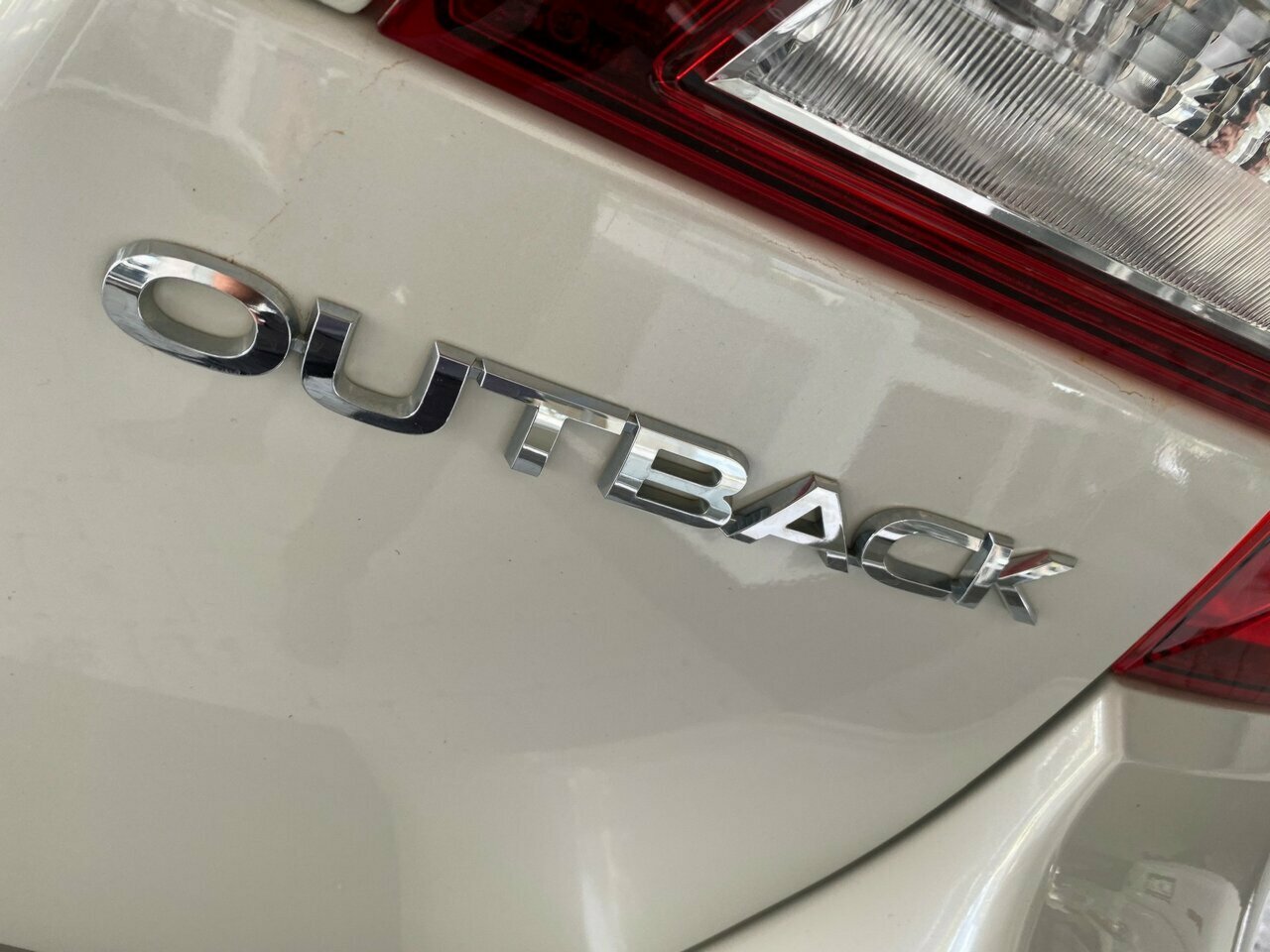 2017 Subaru Outback 2.5i - Premium SUV Image 10