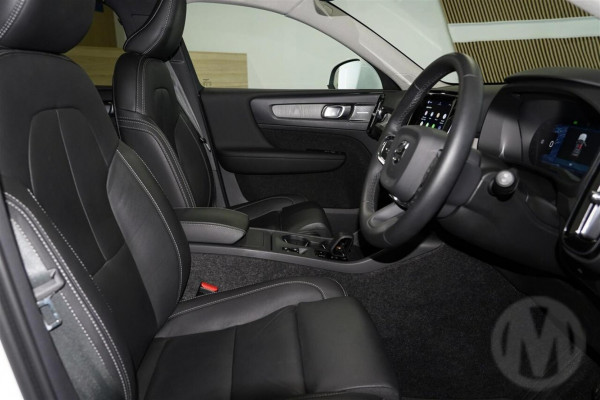 2025 MY26 Volvo XC40 XZ Plus B4 SUV Image 9