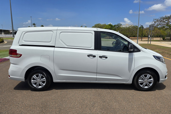 2026 MY25 LDV G10 SV7C + Van Image 18