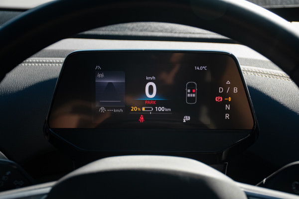 2025 Volkswagen ID. 5 E2 Pro SUV Image 13