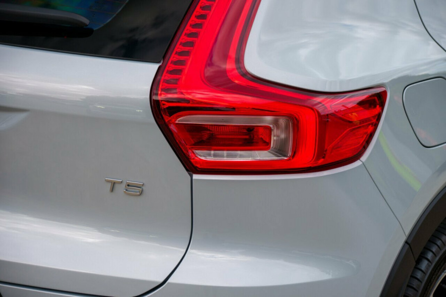 2021 Volvo XC40 XZ T5 R-Design SUV Image 7