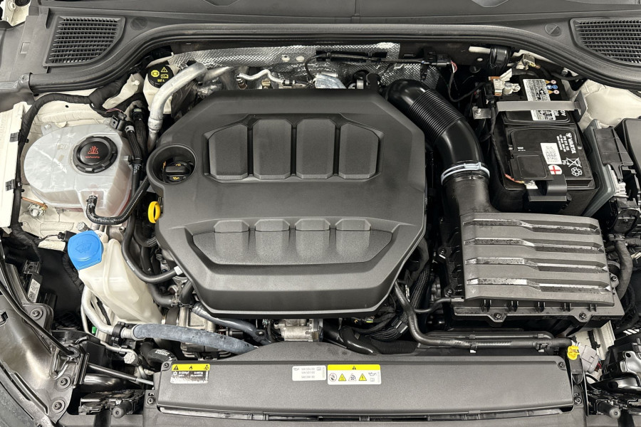 2022 MY22.5 Volkswagen Golf 8 R Hatch Image 11