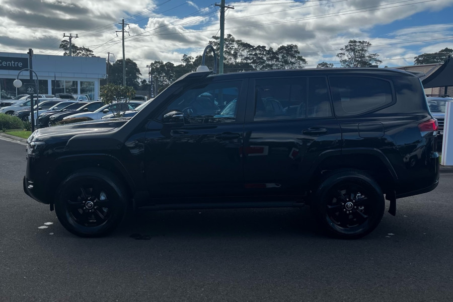 2025 Toyota LandCruiser FJA300R GX 'DARK KNIGHT' SUV Image 13