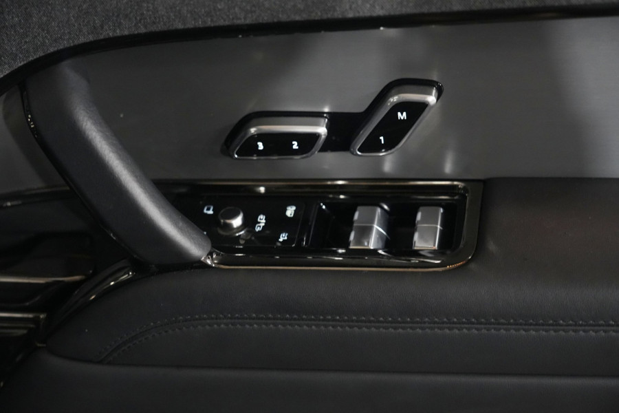 2023 Land Rover Range Rover Sport L461 D300 Dynamic SE SUV Image 25
