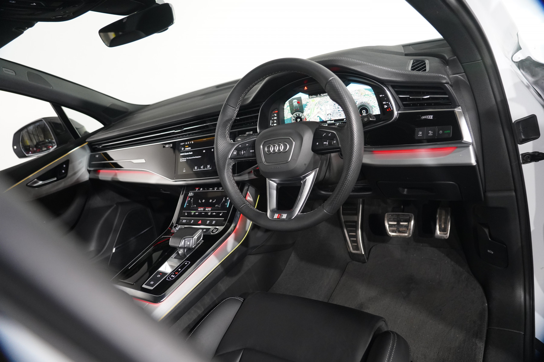 2023 Audi Q7 55 Tfsi S Line Quattro Mhev SUV Image 13