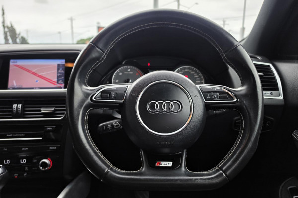 2013 Audi SQ5 8R TDI SUV Image 19