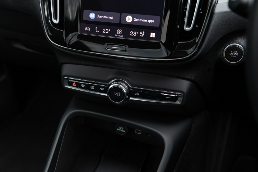 2025 MY26 Volvo XC40 XZ Ultra B4 Dark SUV Image 28