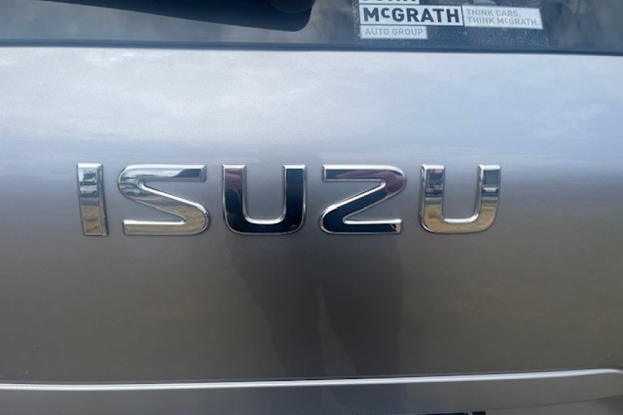 2023 Isuzu MU-X RJ LS-T SUV Image 13