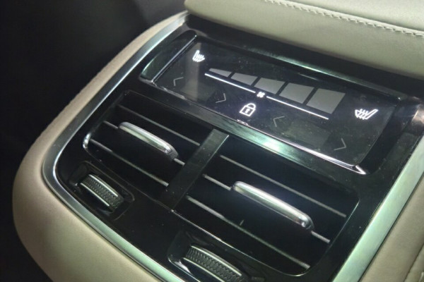 2024 MY25 Volvo XC90 L Series Ultra B5 Bright SUV Image 23