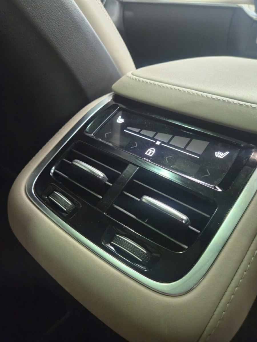 2024 MY25 Volvo XC90 L Series Ultra B5 Bright SUV Image 23