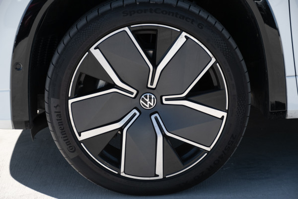 2025 MY26 Volkswagen Tayron R4 195TSI R-Line SUV Image 26
