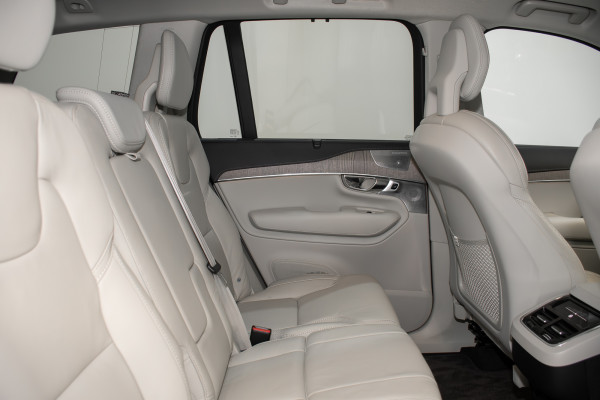 2021 Volvo XC90 L Series B6 Inscription SUV Image 4