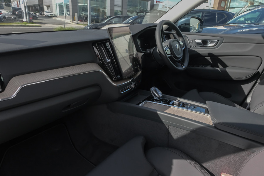 2026 Volvo XC60 UZ Plus B5 Bright SUV Image 8