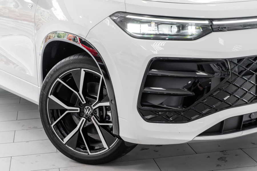 2025 MY26 Volkswagen Tayron R4 195TSI R-Line SUV Image 6