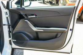 2024 MG MG4 MEH32 Essence 64 Hatch
