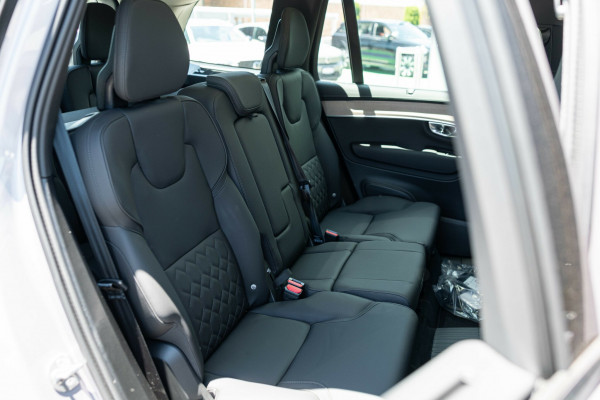 2025 MY26 Volvo XC90 L Series Plus T8 Plug-in Hybrid Dark SUV Image 16