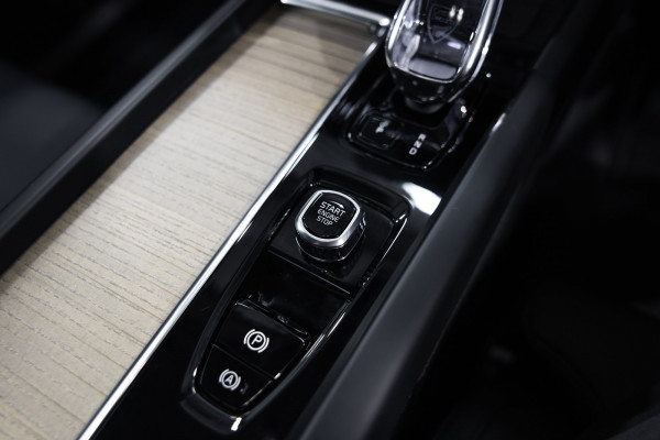 2025 Volvo XC60 UZ B5 Ultra Dark 2L Petrol AWD SUV Image 12