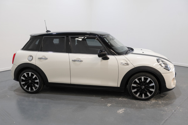 2015 MINI Cooper S Hatch image 6
