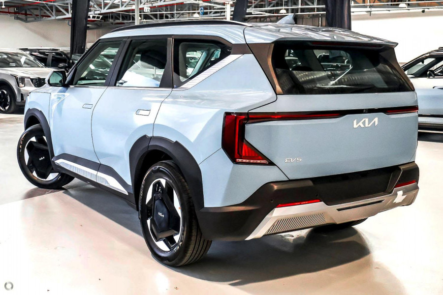 2026 Kia EV5 OVc Air Standard Range SUV Image 4