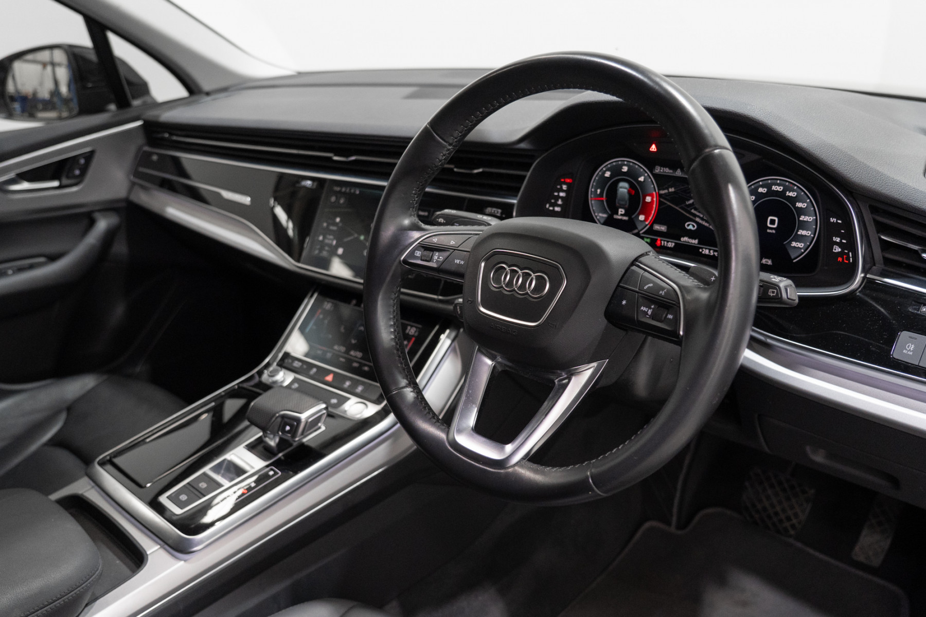 2020 Audi Q7 45 Tdi Quattro SUV Image 13