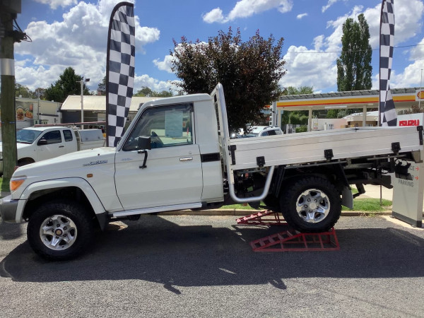 2015 Toyota Landcruiser VDJ79R GXL Cab chassis