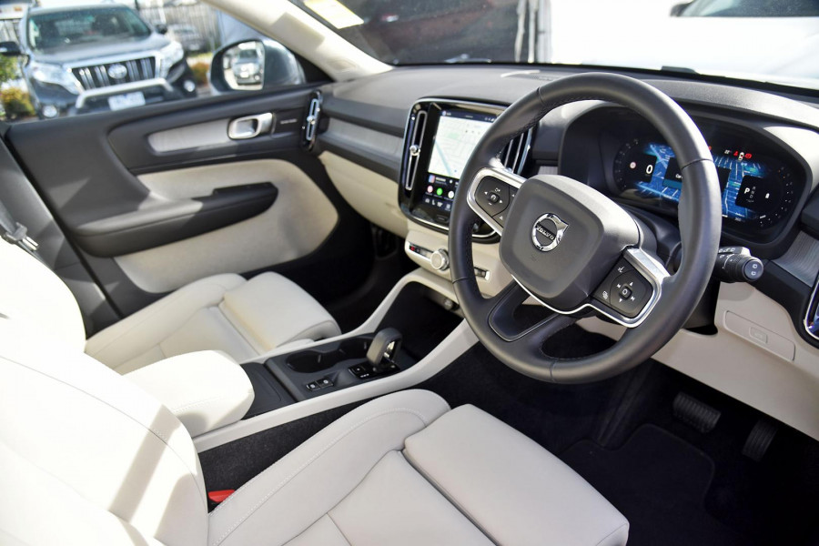 2025 MY26 Volvo XC40 XZ Plus B4 SUV Image 12