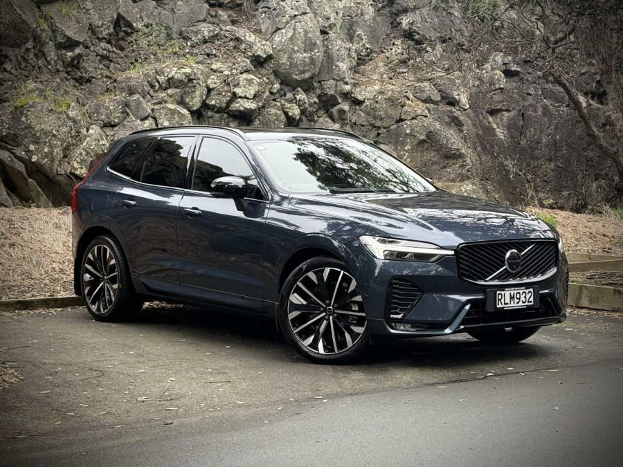 2025 Volvo XC60 UZ Ultra B5 Dark SUV Image 1