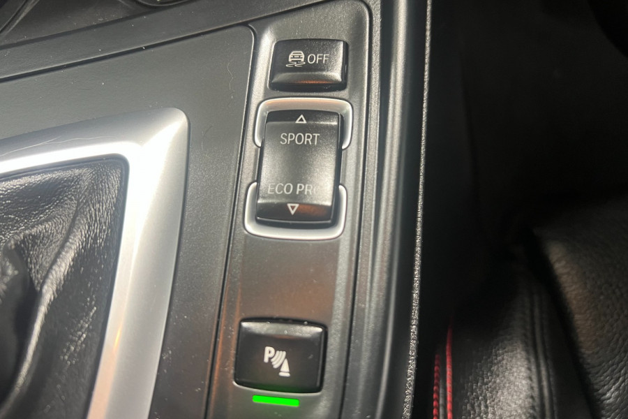 2014 BMW 2 Series F22 220i Sport Line Coupe Image 14